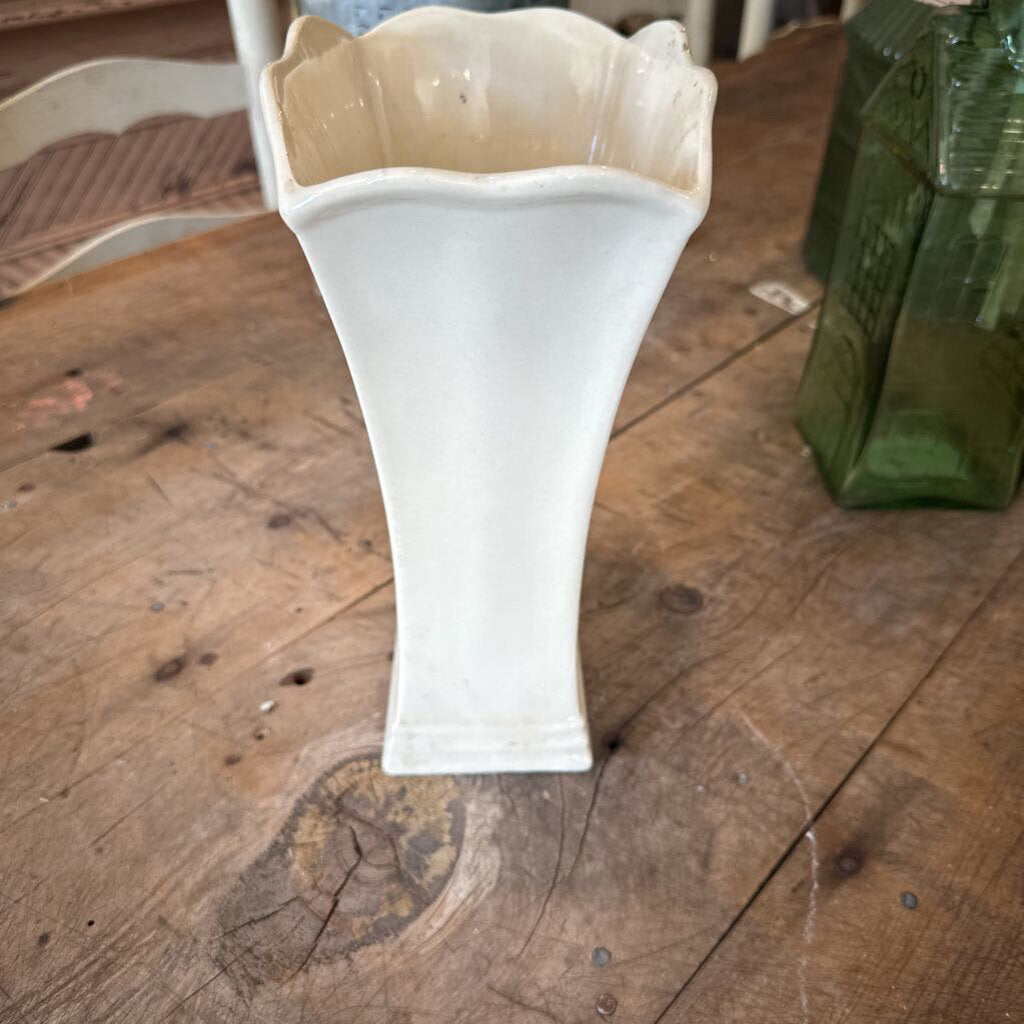 HAEGER SCALLOPED VASE