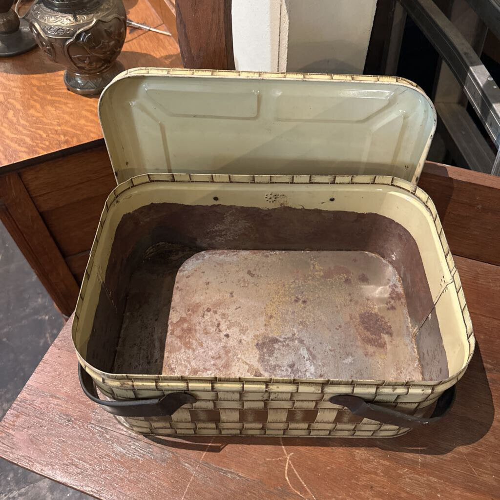 METAL PICNIC BASKET FROM 1950'S
