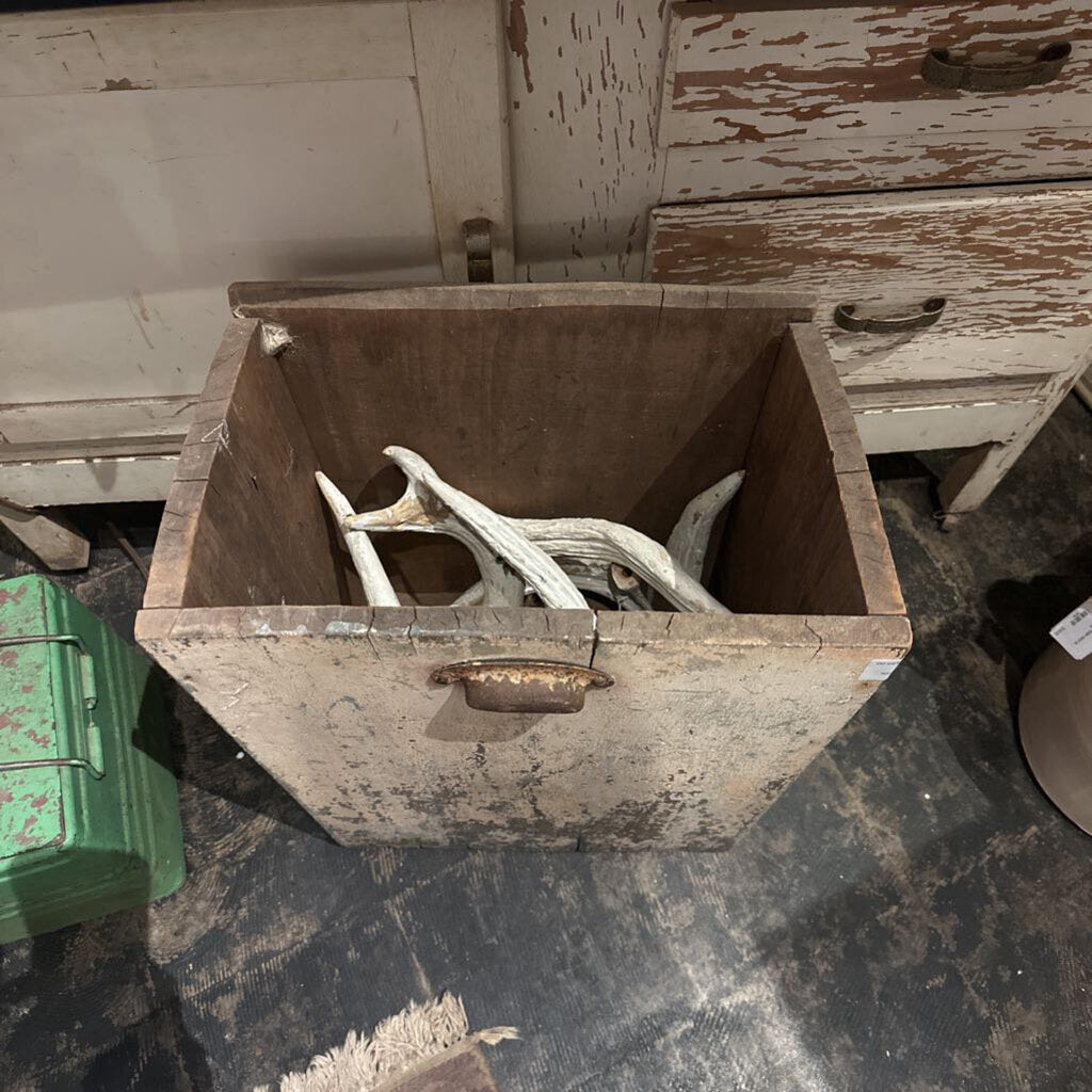 WOODEN FLOUR BIN