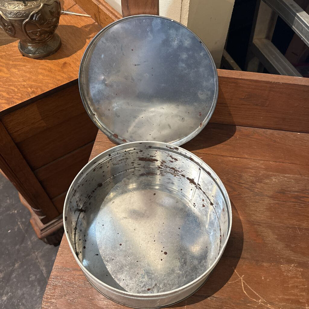 FLORAL CANDY TIN