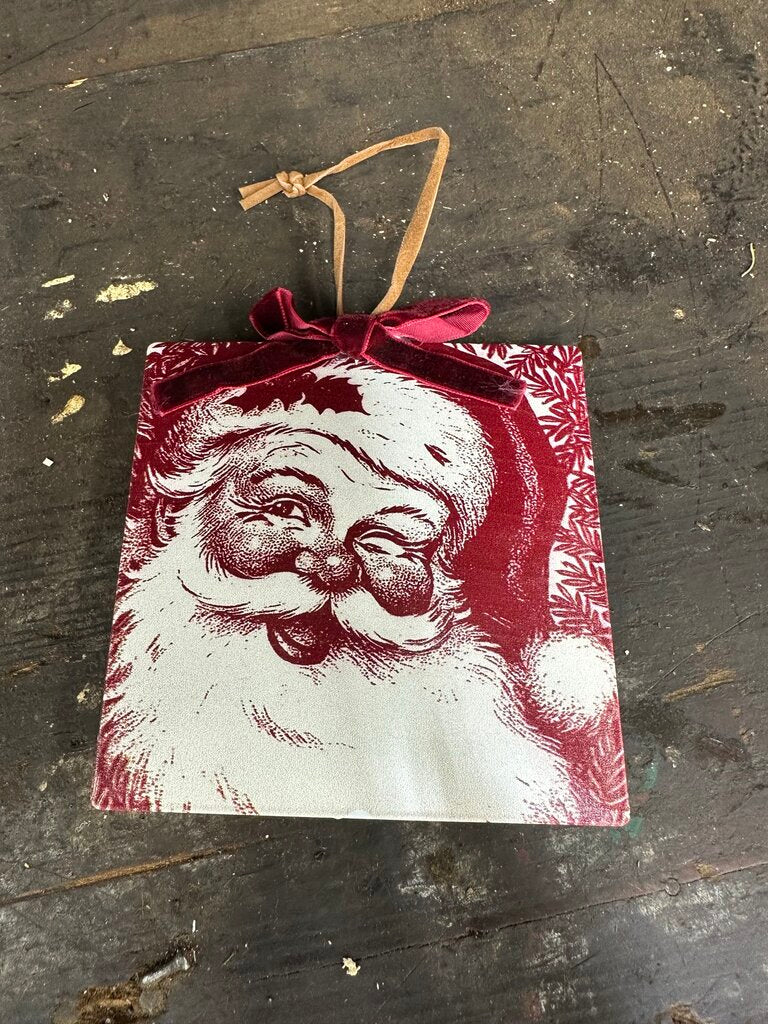 METAL SANTA ORNAMENT