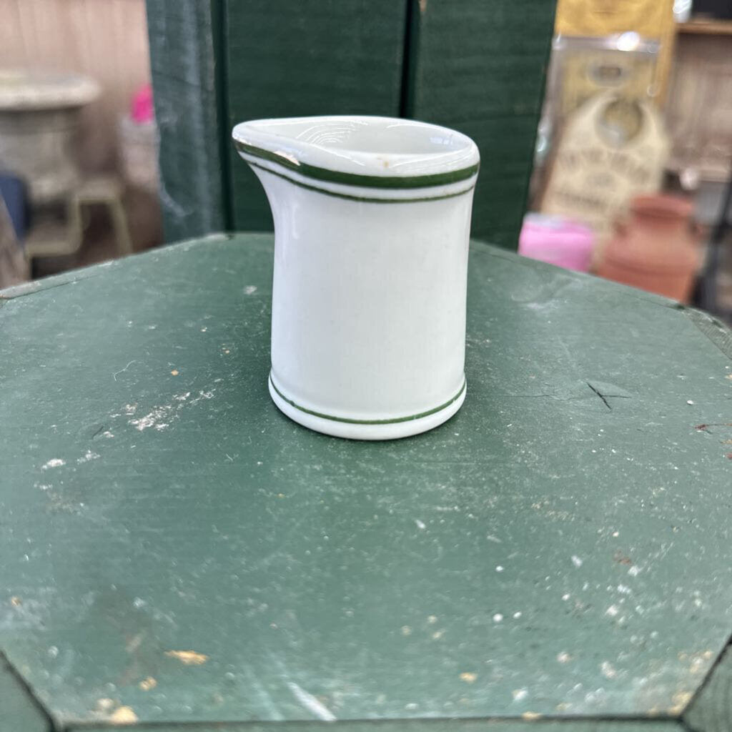 INDIVIDUAL CREAMER