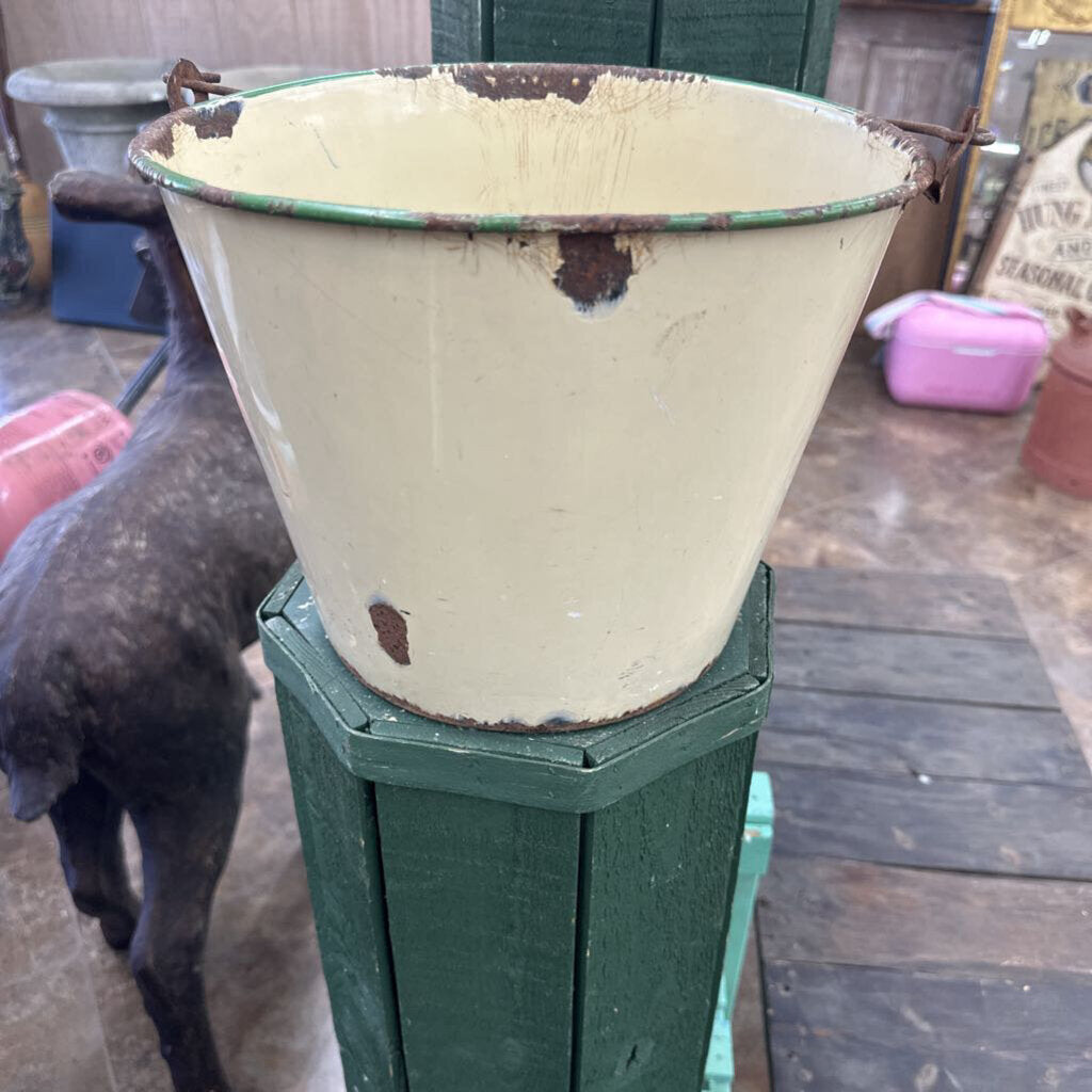 ENAMEL PAIL WITH HANDLE
