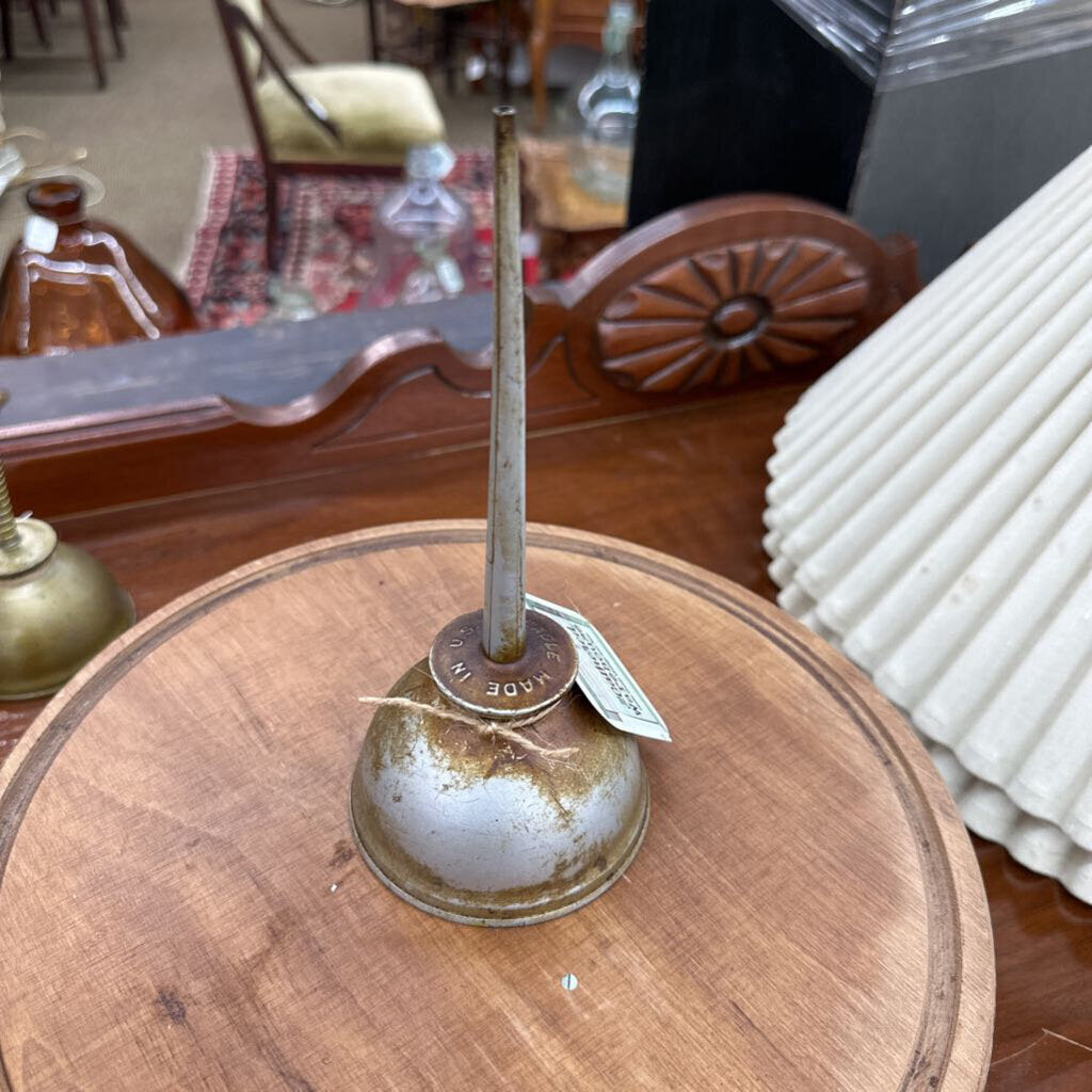 THUMB OIL CAN