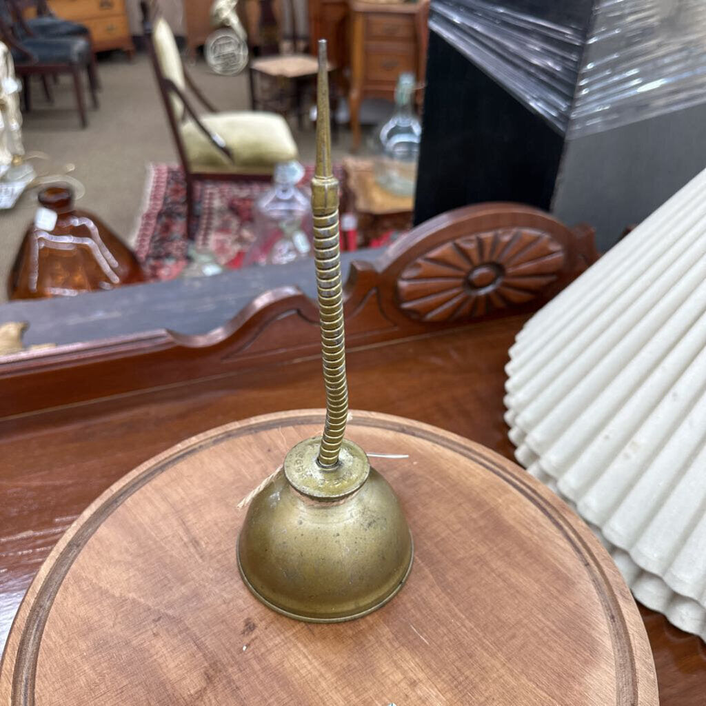 THUMB OIL CAN