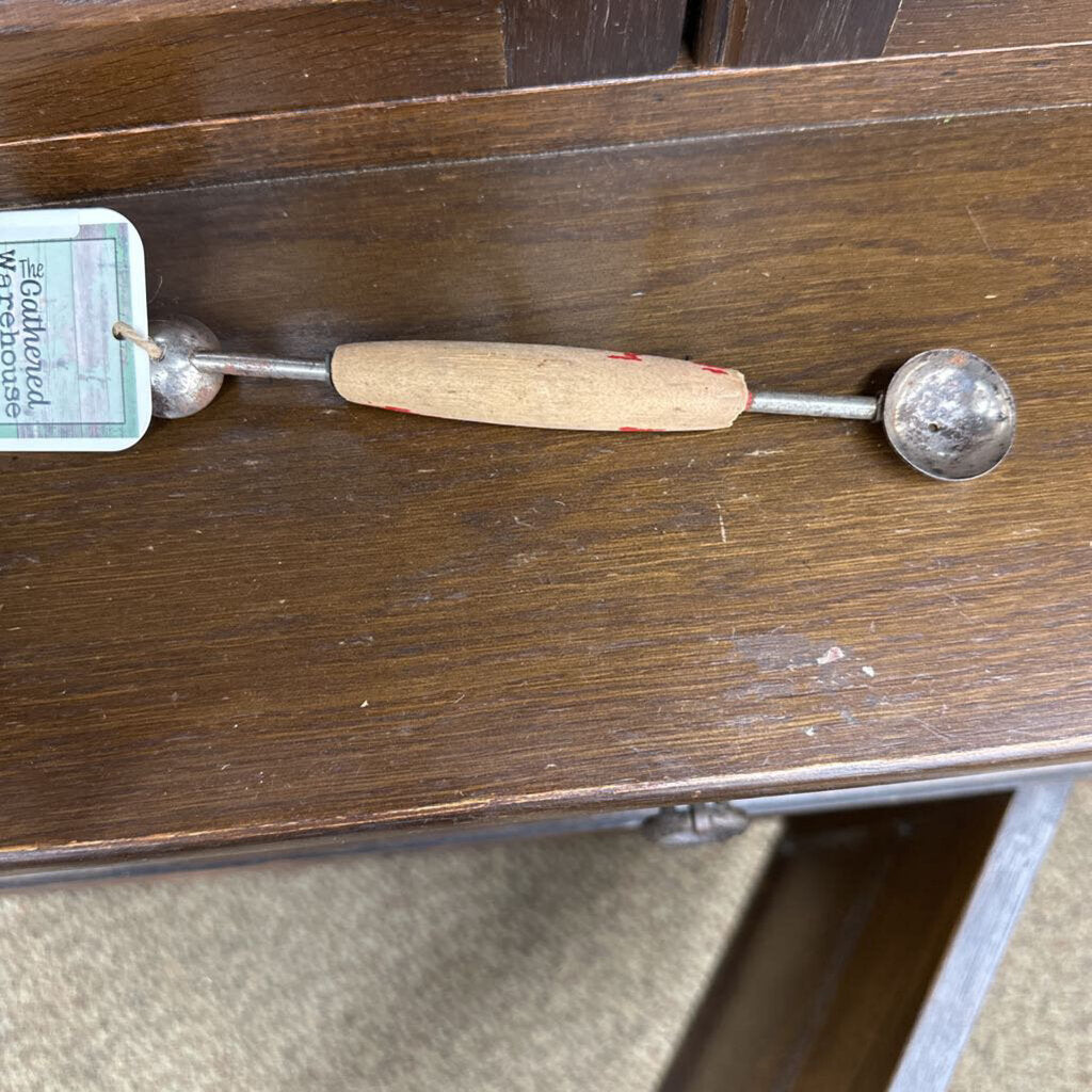 WOODEN HANDLE MELON BALLER