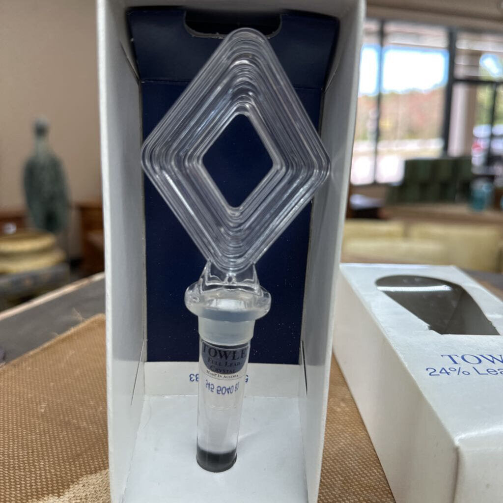TOWLE CRYSTAL BOTTLE STOPPER IN BOX
