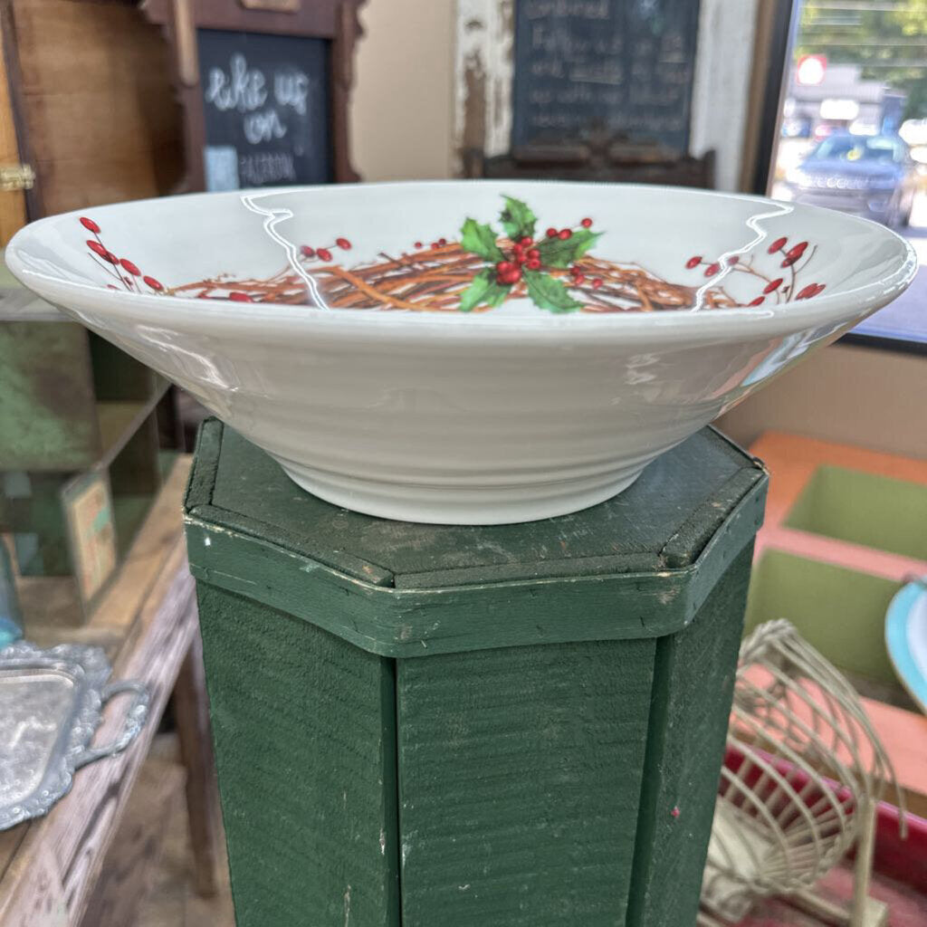 HOLLY BERRIES AND TWIG WREATH BOWL