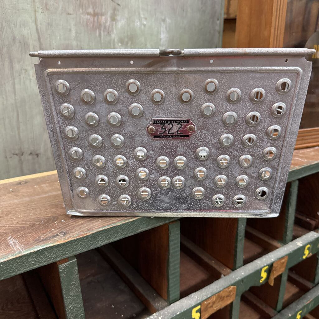 VINTAGE LOCKER BASKET