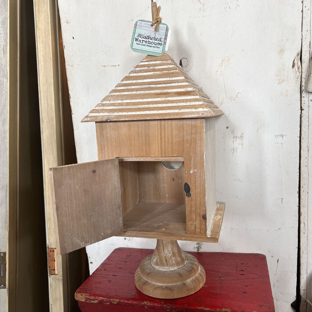 CASA PARA PÁJAROS CON PEDESTAL