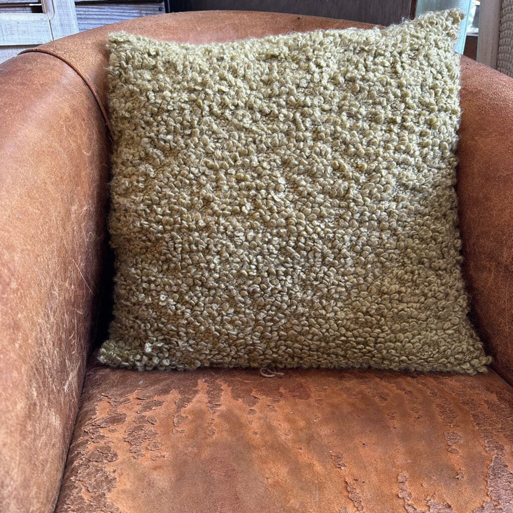 BOUCLE PILLOW