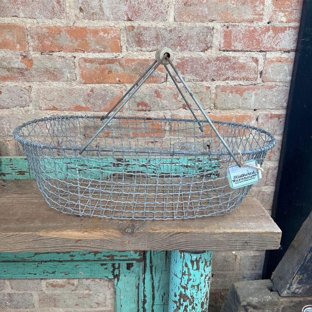 WIRE BASKET WITH WOOD HANDLES