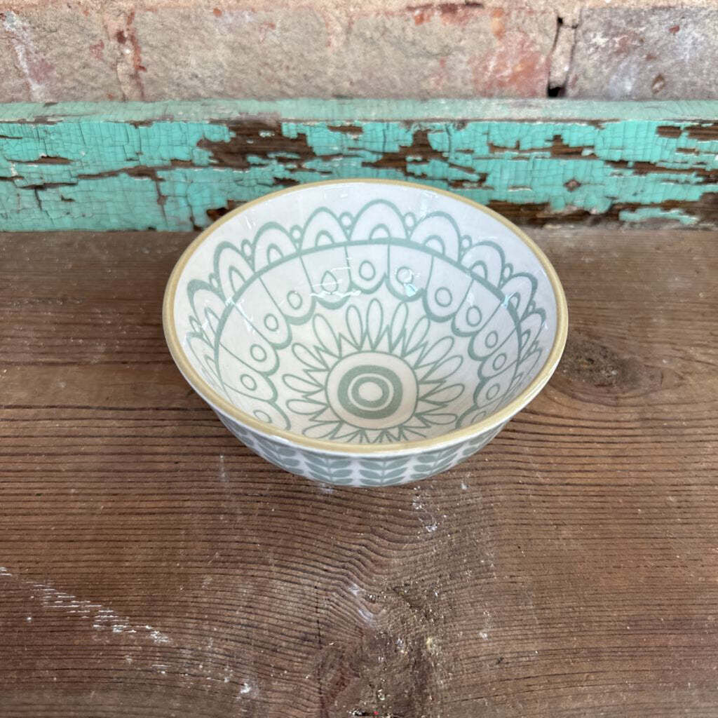 SMALL DECORATIVE BOWL