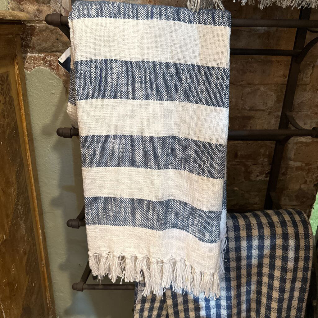 STRIPE THROW