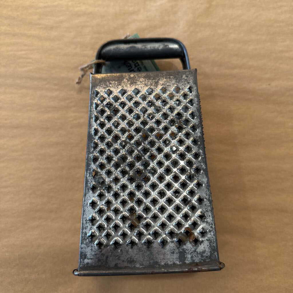 VINTAGE GRATER