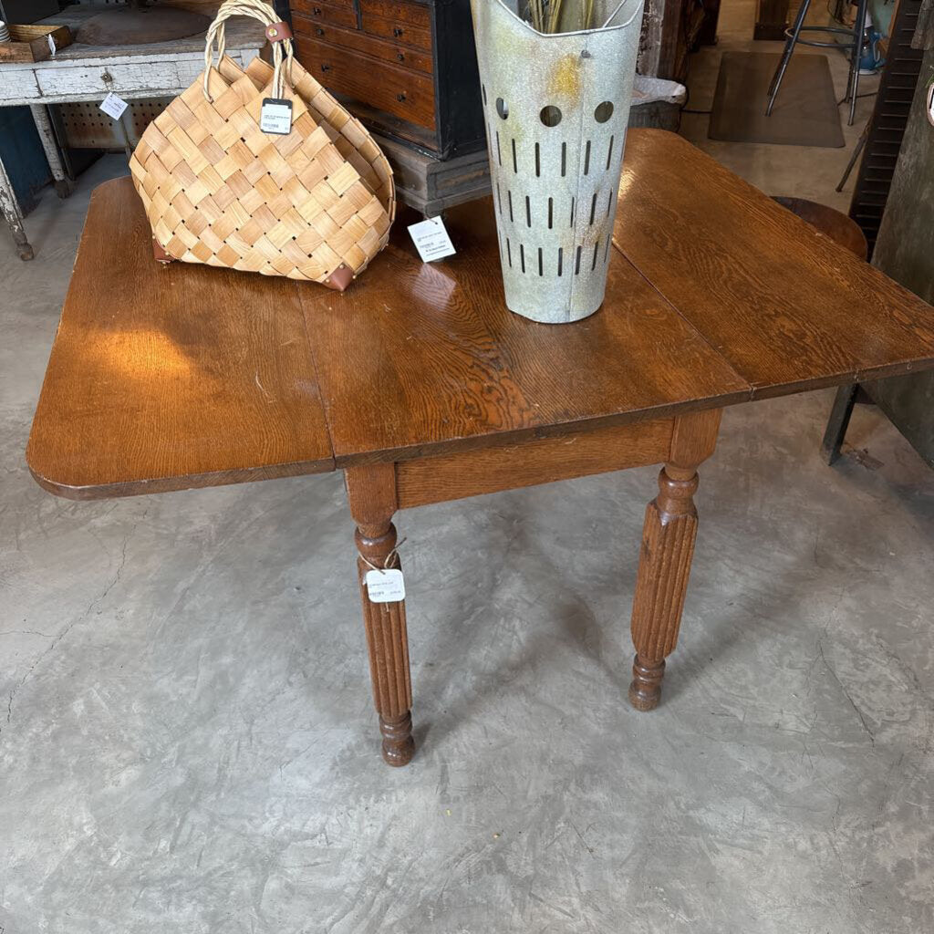 OAK DROP LEAF TABLE