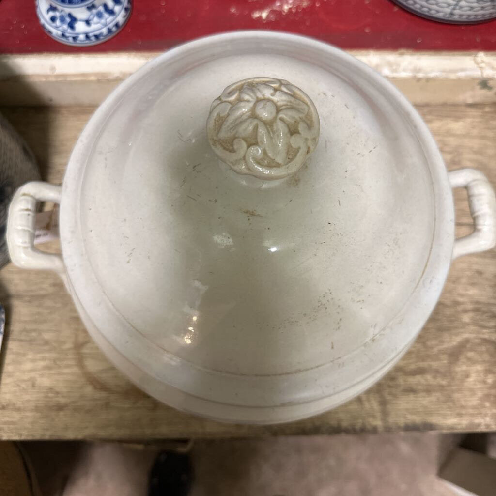 IRONSTONE TUREEN ON PEDESTAL WITH LID