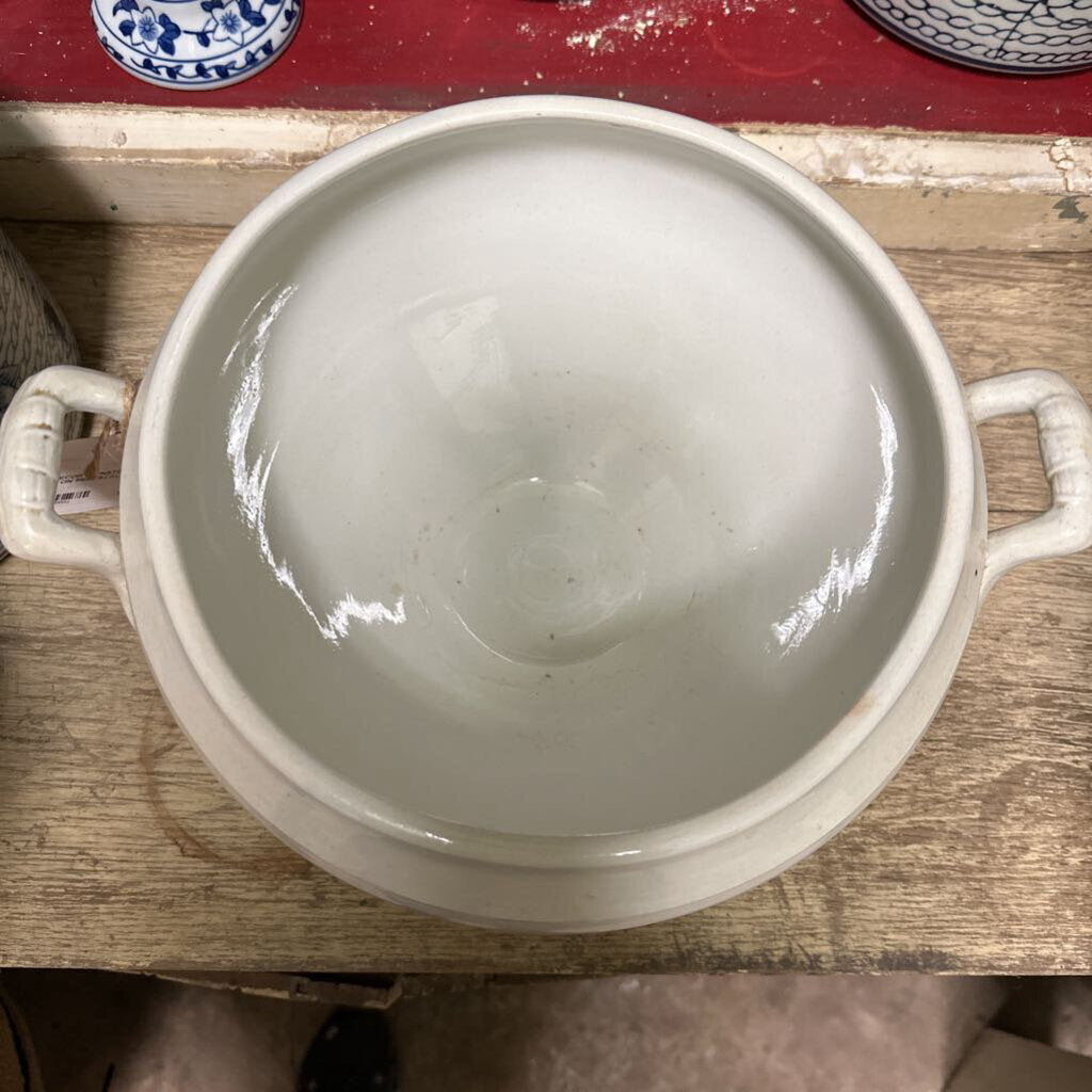 IRONSTONE TUREEN ON PEDESTAL WITH LID