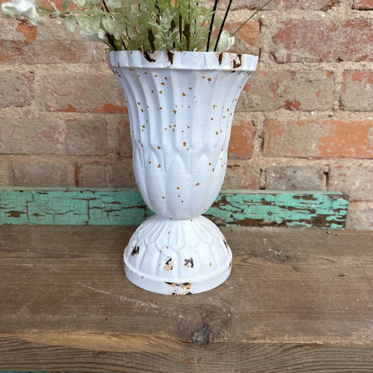 SCALLOPED VASE