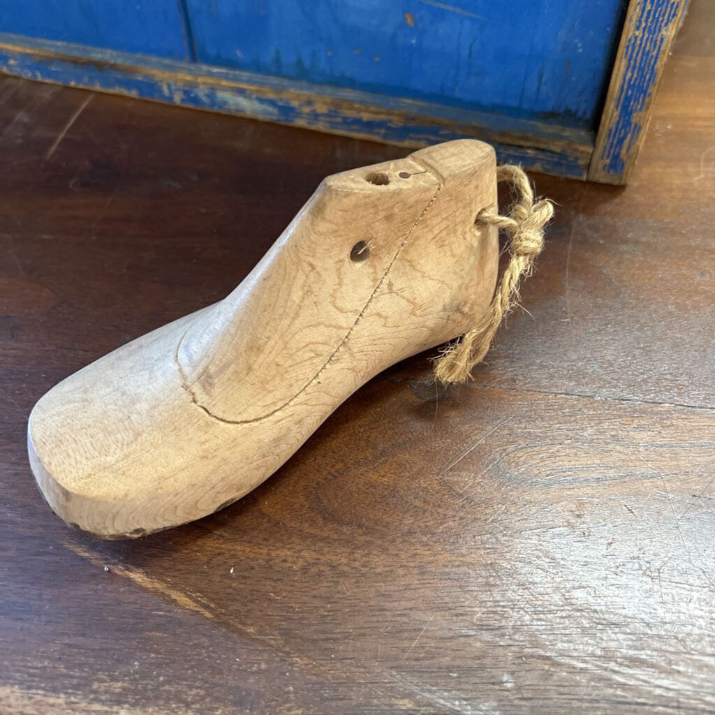 CHILD SHOE MOLD