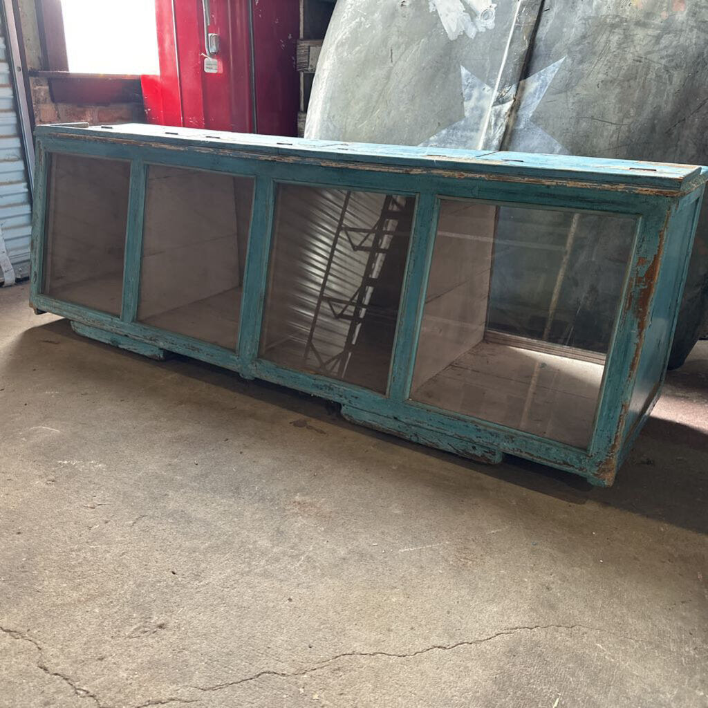 DISPLAY CABINET TOP