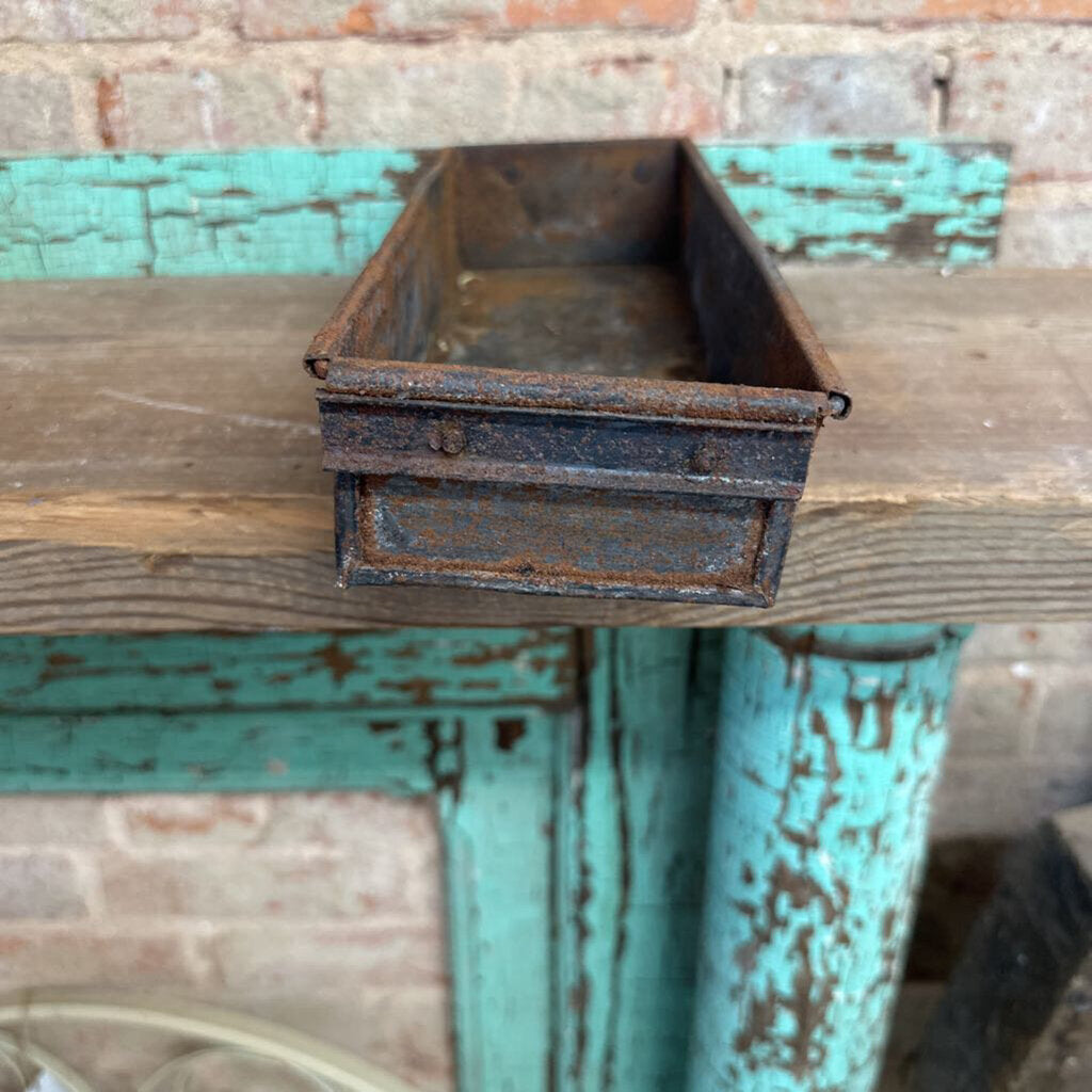 VINTAGE BAKING TRAY