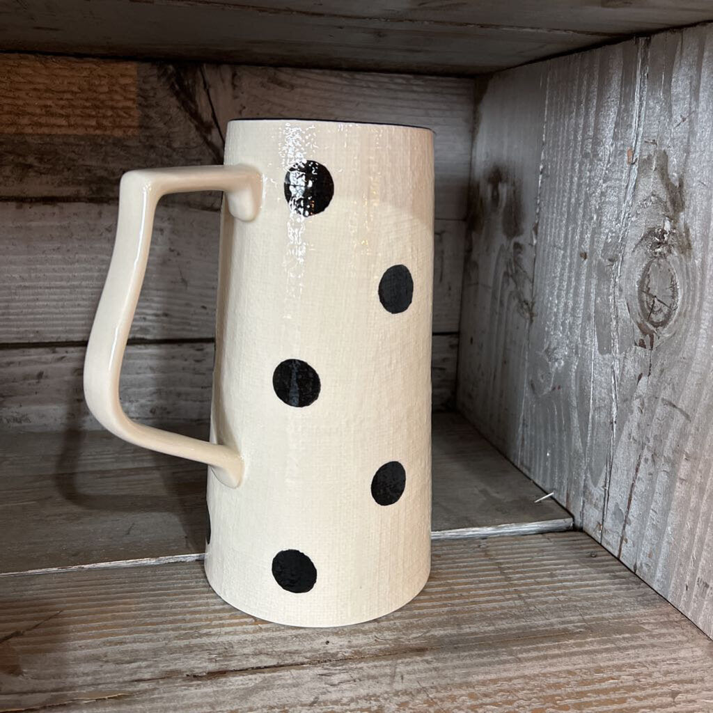 CERAMIC PITCHER WITH DOTS