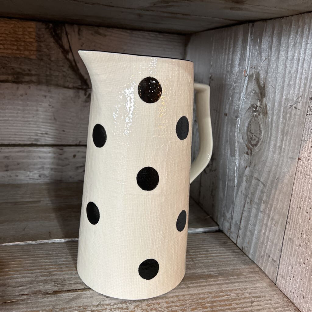 CERAMIC PITCHER WITH DOTS