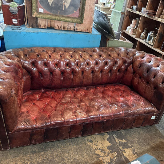 CHESTERFIELD DE CUERO