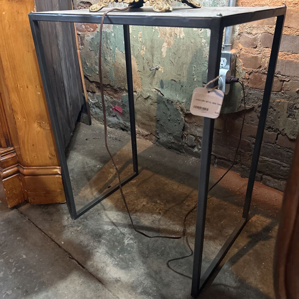 METAL SIDE TABLE