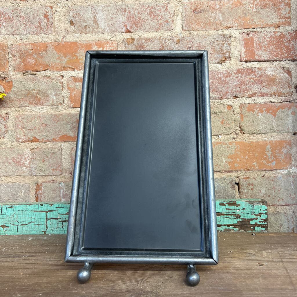 STANDING TABLE CHALKBOARD