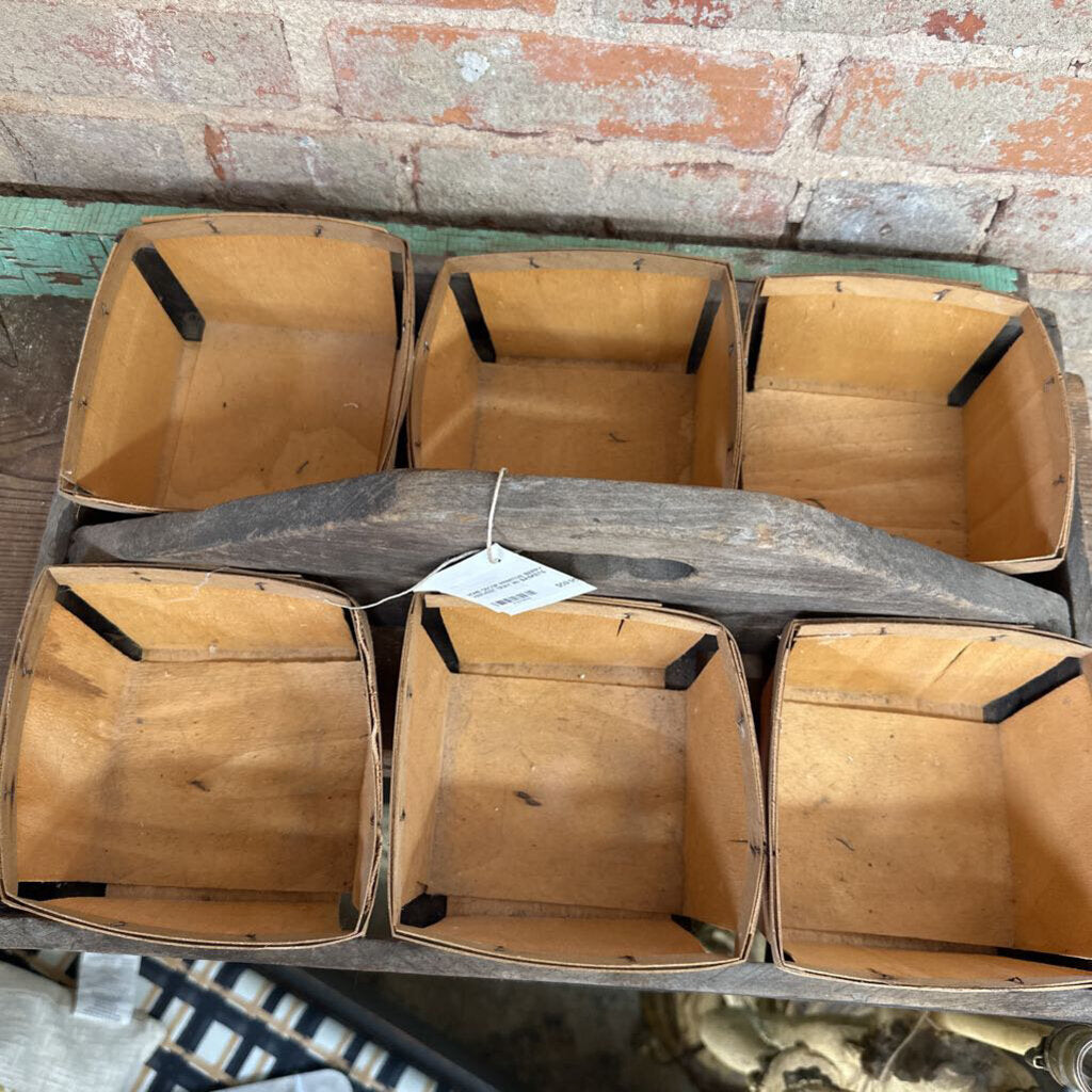 PRIMITIVE BERRY HARVEST TRAY WITH BASKETS