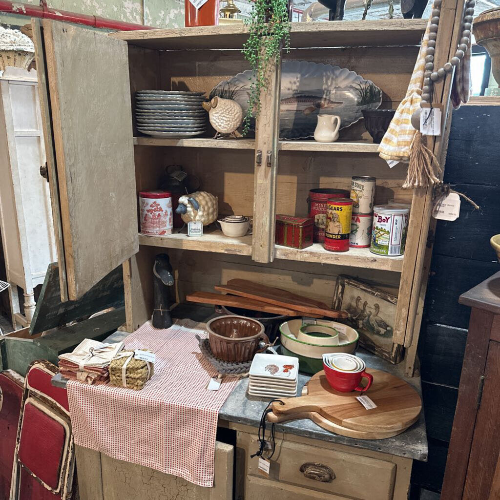 HOOSIER CABINET 2 PIECES