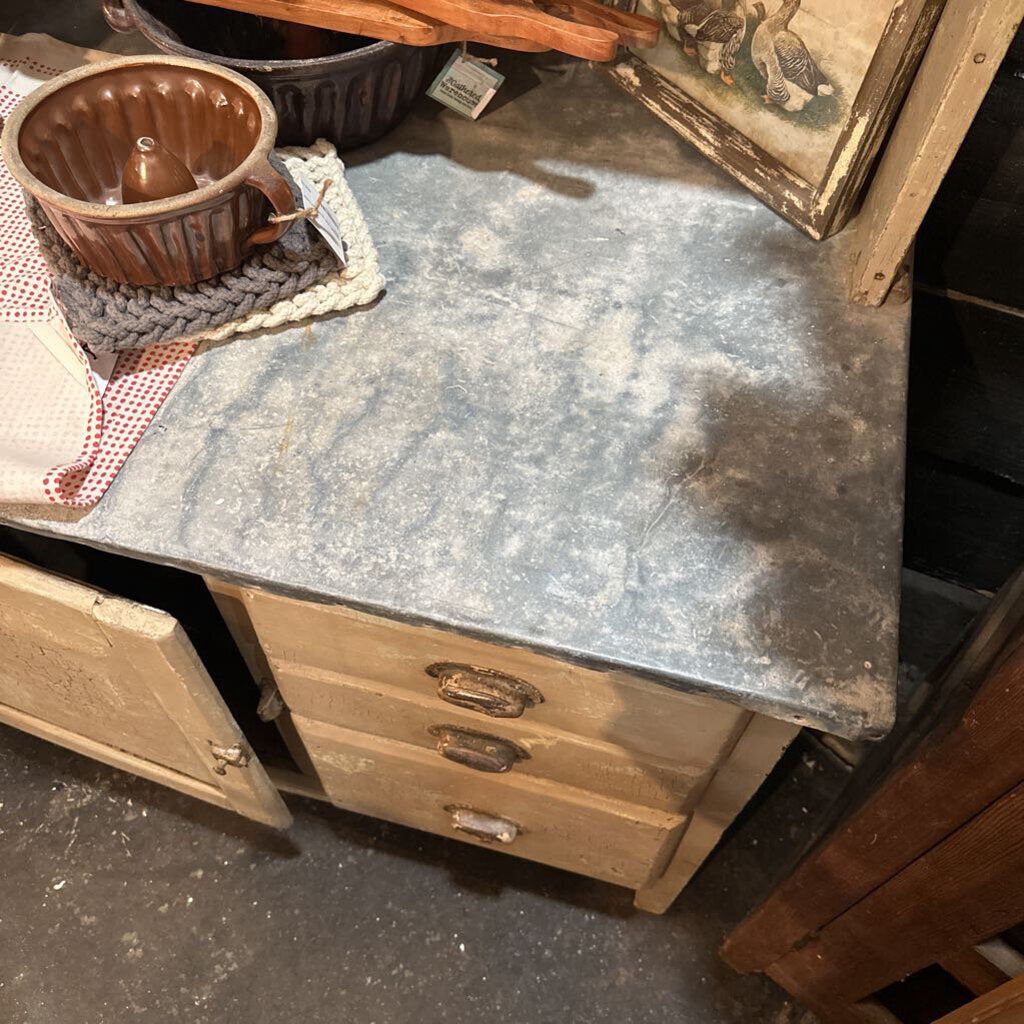 HOOSIER CABINET 2 PIECES