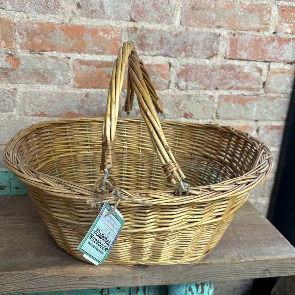 WICKER BASKET WITH HANDLES