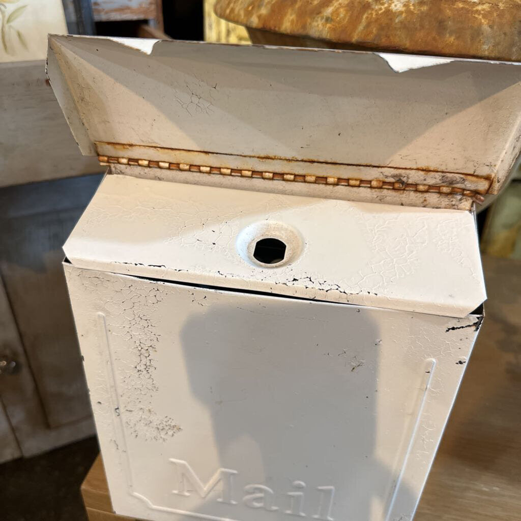 VINTAGE WALL MOUNT MAILBOX