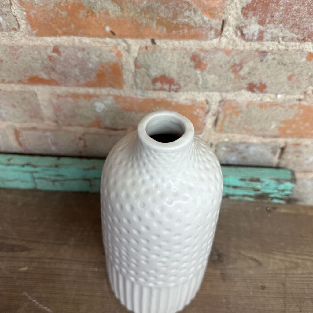 DEBOSSED VASE