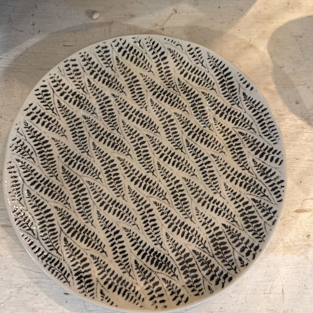 ROUND STONEWARE PLATE WITH PATTERN