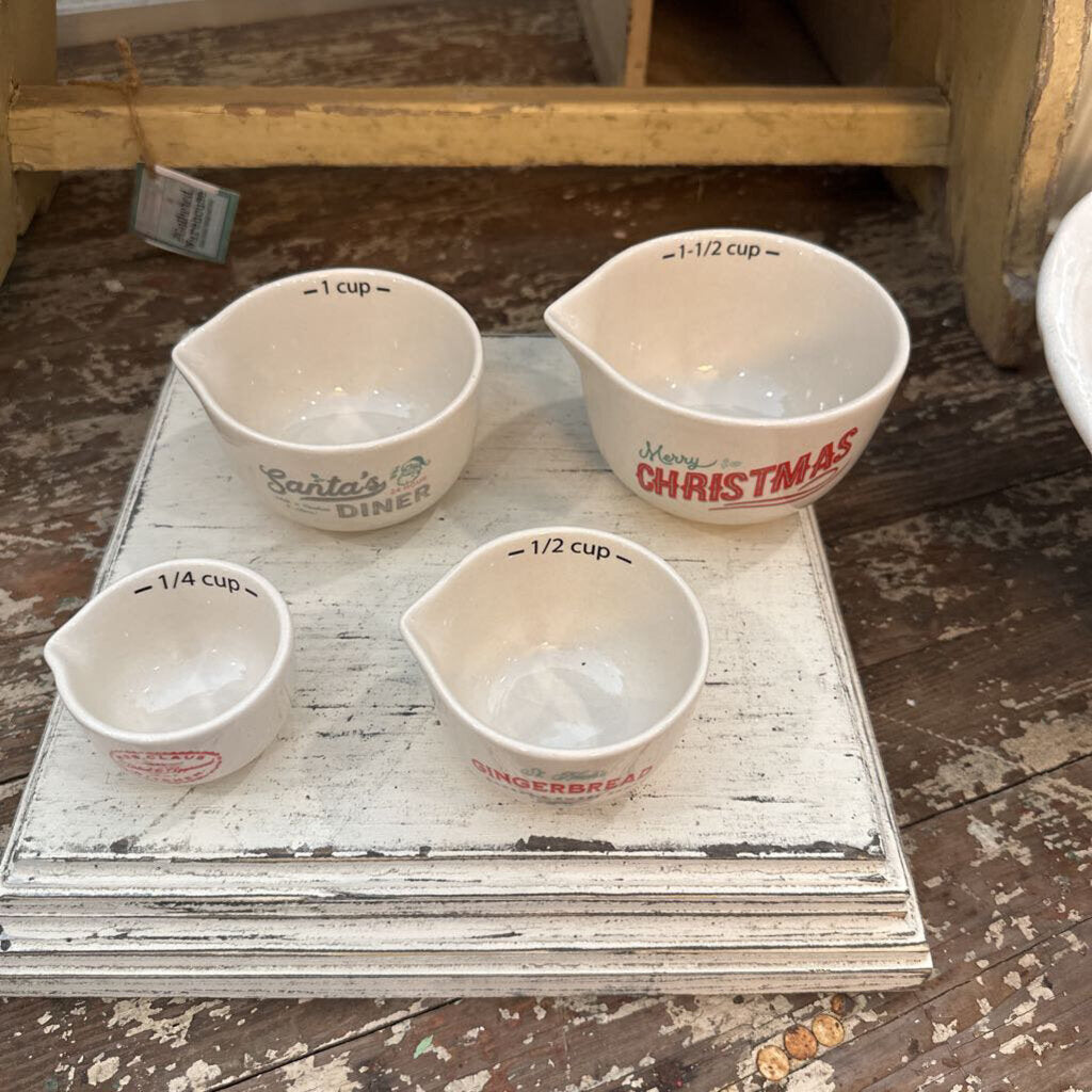 CHRISTMAS STONEWARE MEASURING CUPS