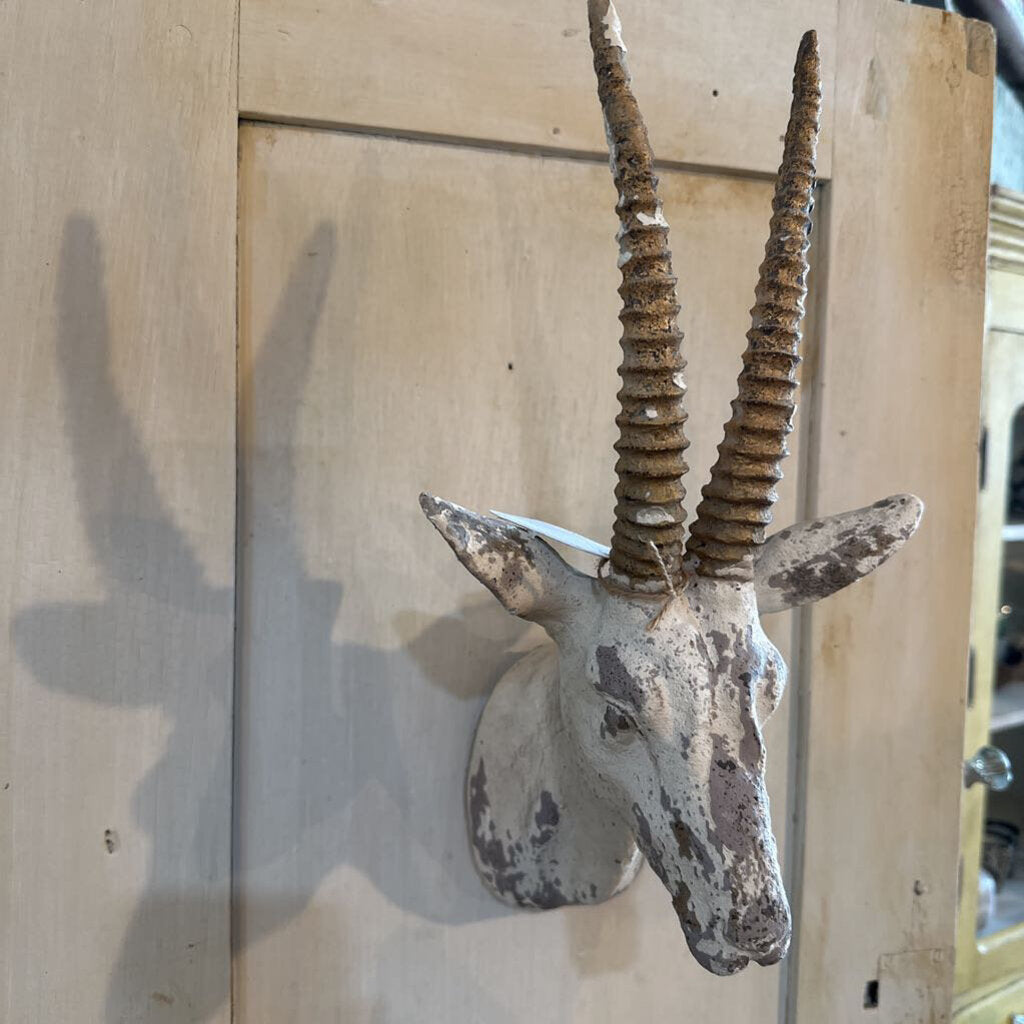 ANTIQUE STYLE DISTRESSED GAZELLE WALL MOUNT