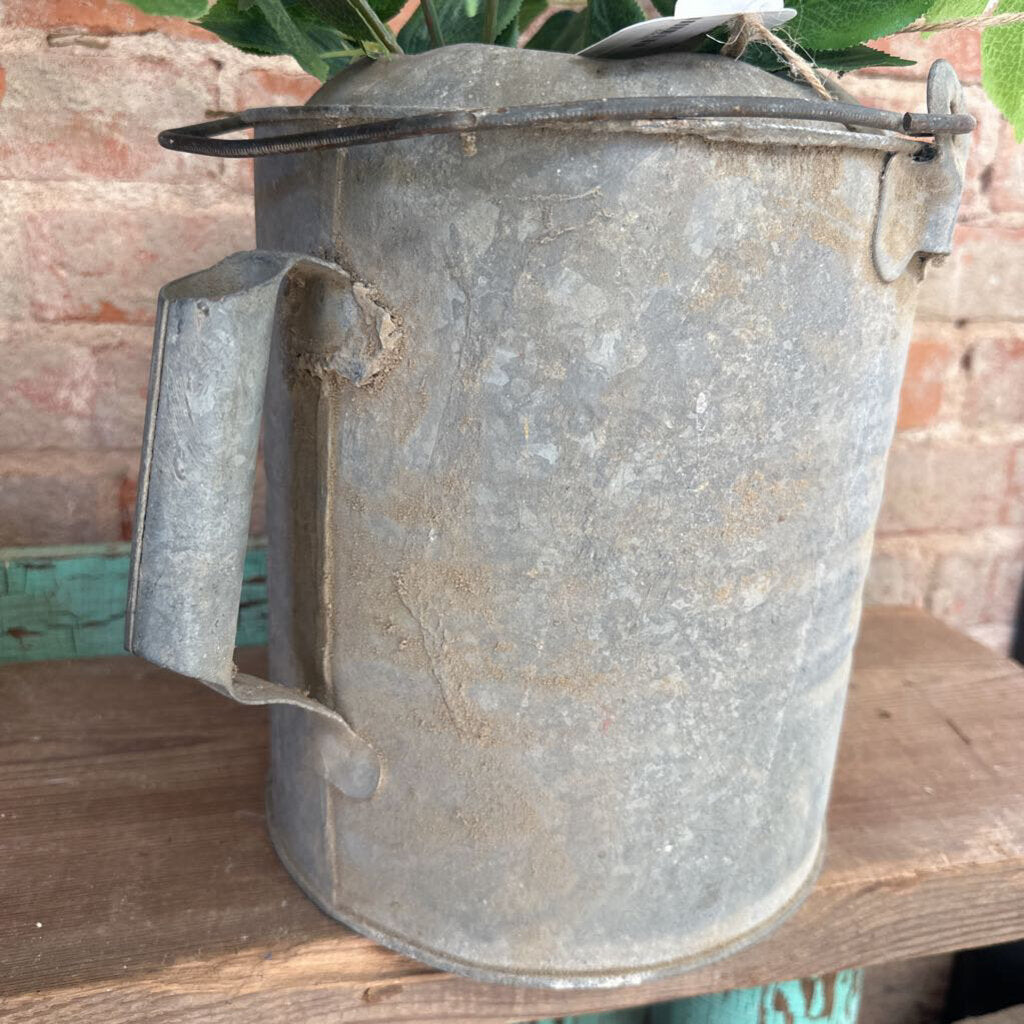 WATERING CAN