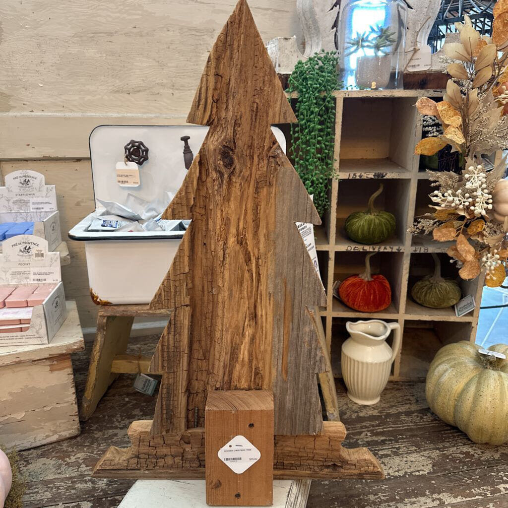 WOODEN CHRISTMAS TREE