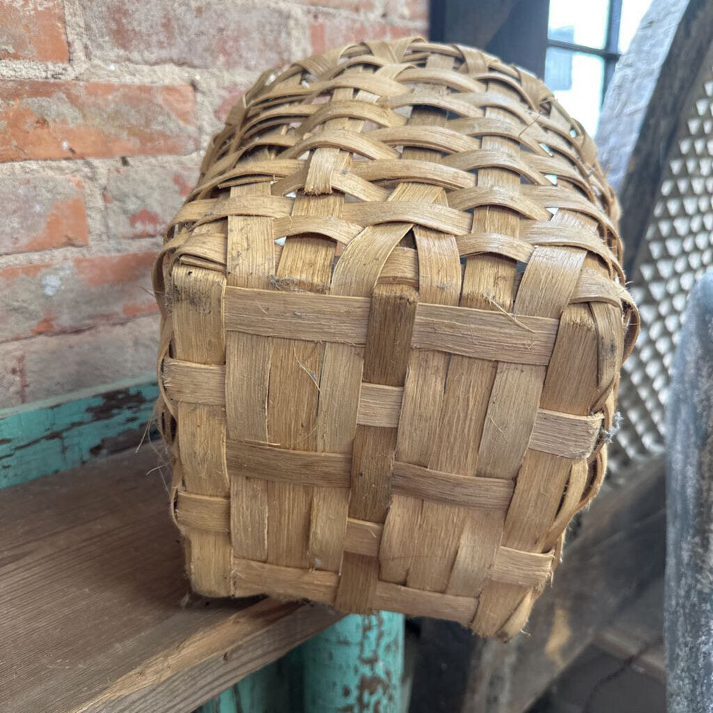 OAK HANDLE BASKET