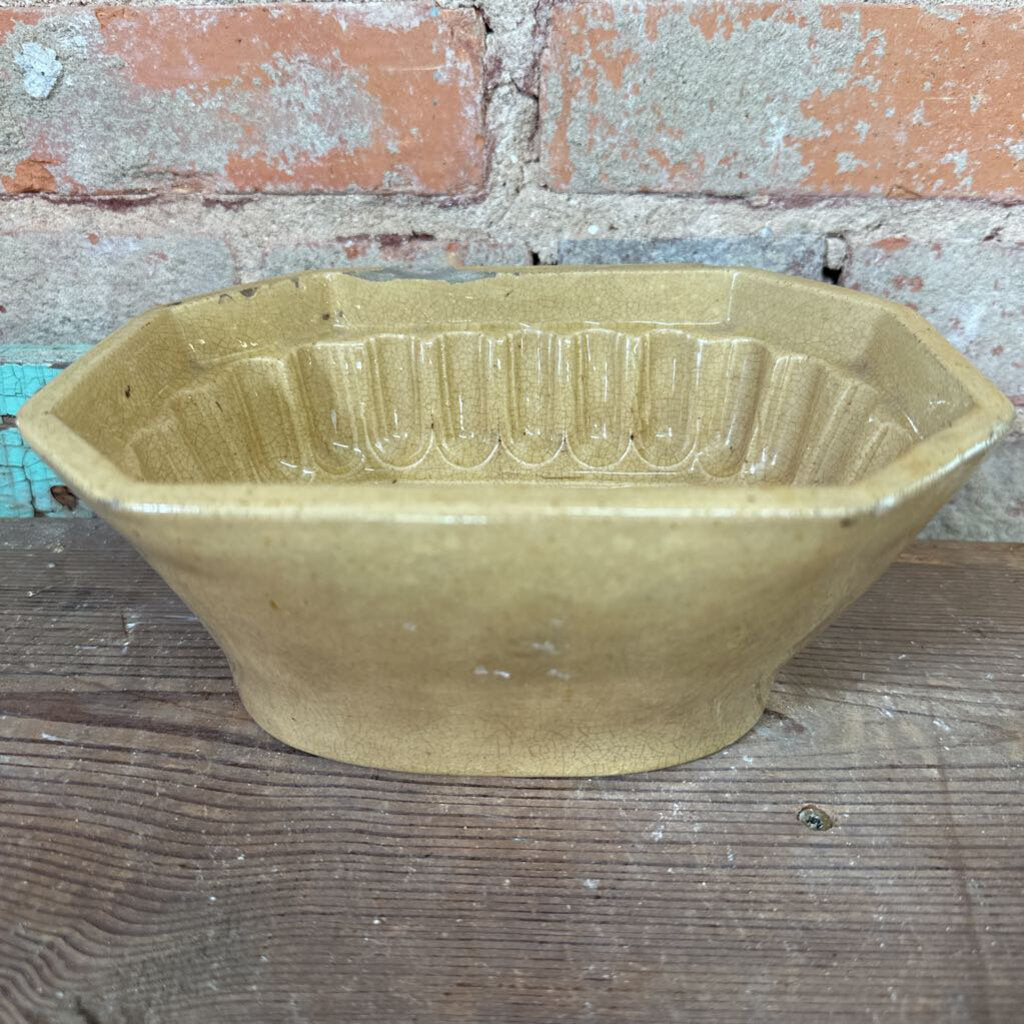 YELLOW WARE PUDDING MOLD