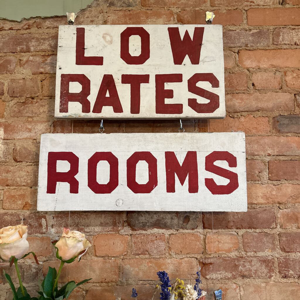 ROOMS LOW RATES DOUBLE SIDED SIGN