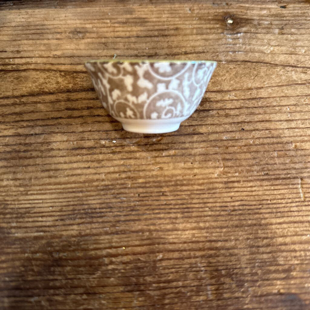 STONEWARE PINCH POT WITH PATTERN