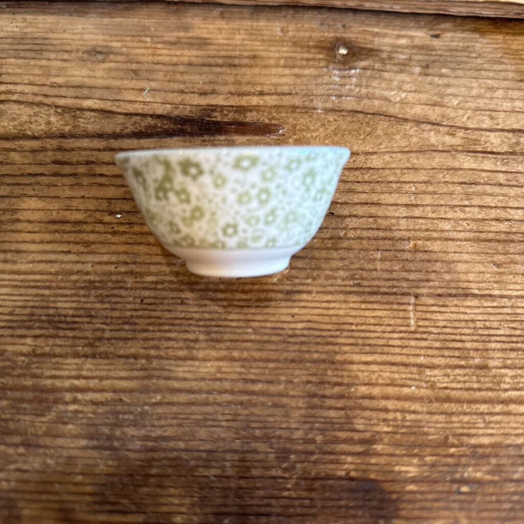 STONEWARE PINCH POT WITH PATTERN