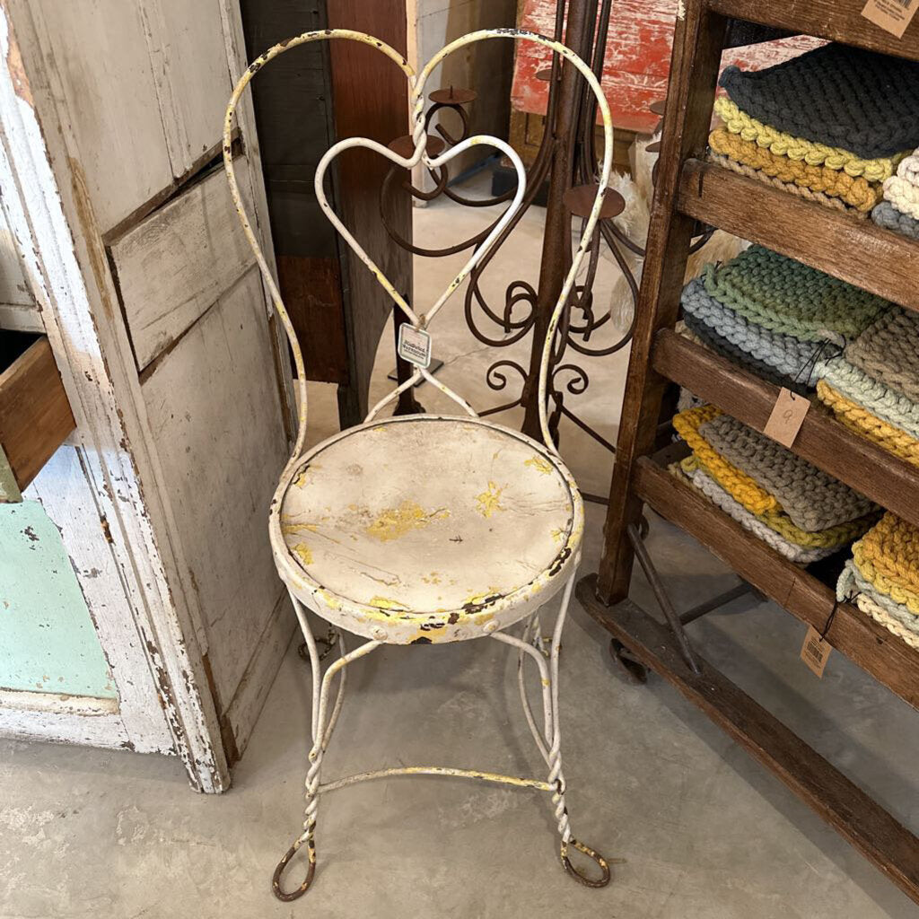 HEART SHAPE ICE CREAM CHAIR