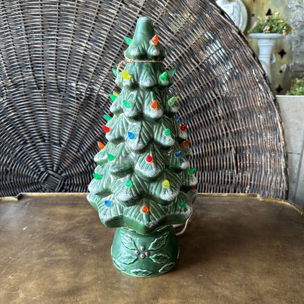 VINTAGE CERAMIC LIGHTED CHRISTMAS TREE WITH BASE