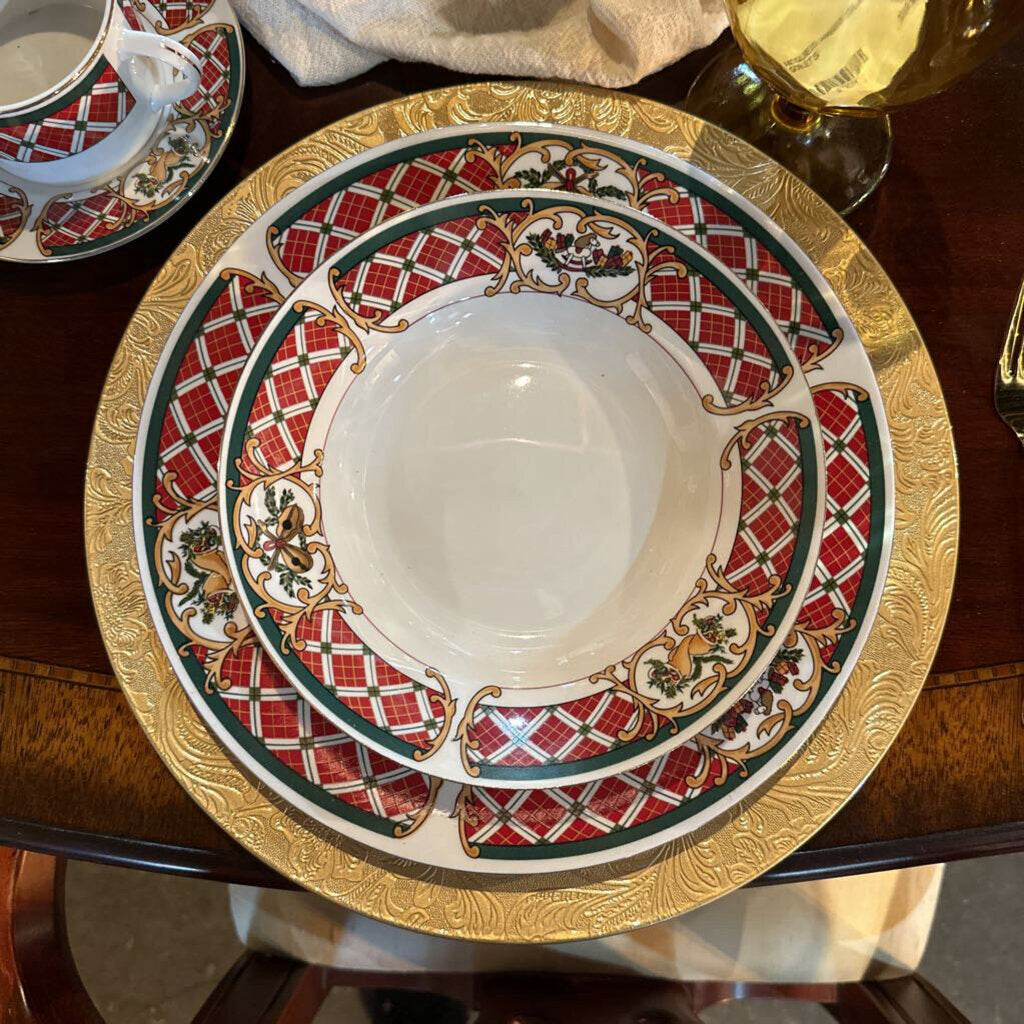 CHRISTMAS DISH SET